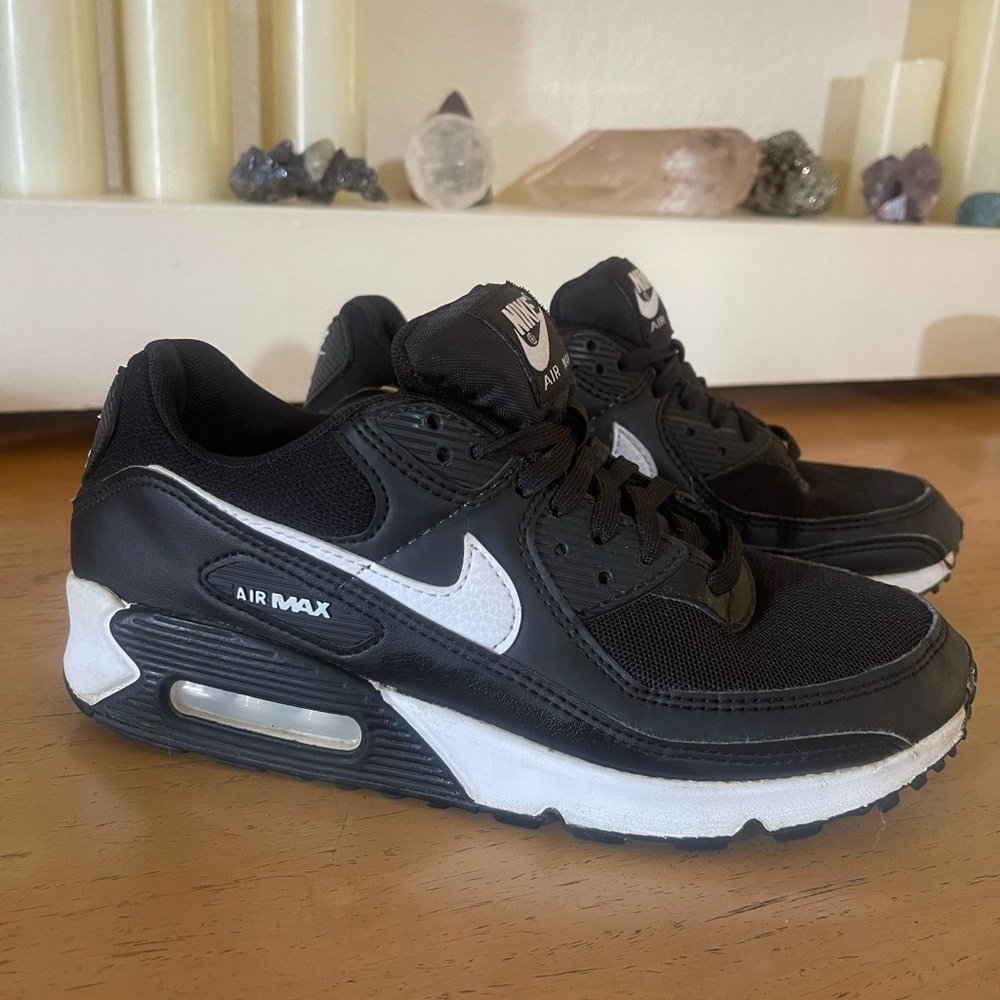 Nike Air Max Black and White Sneakers 7.5